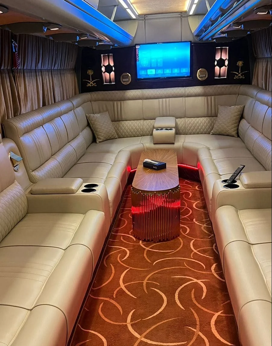 الجلسات الداخلية المريحة في حافلة VIP